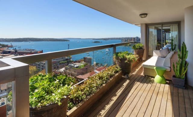 Two Potts Point apartments in CoreLogic RP Data's weekly top 10