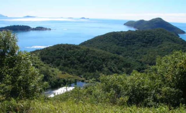 South Molle Island sold to West Molle owners