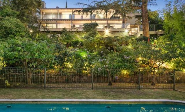 Riverfront Toorak trophy home sold