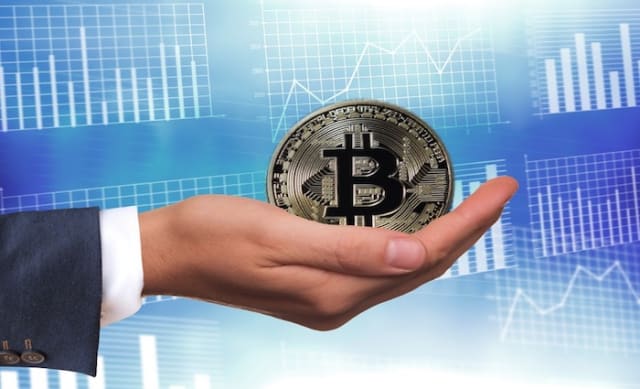 Bitcoin is no foolish investment, say 80% of Australian experts