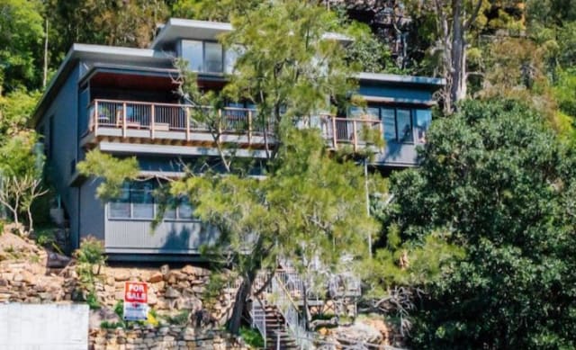 Larry Emdur buys Berowra Waters weekender