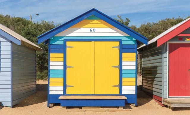 Brighton bathing box edges record price