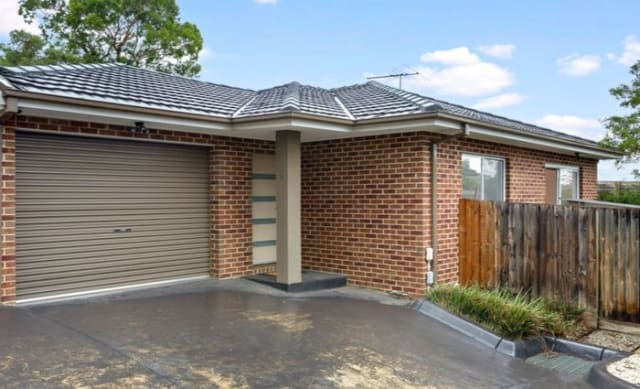 Two bedroom Briar Hill, Victoria mortgagee home sold for $250,000 below median