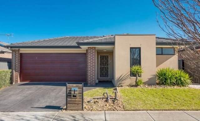 Richmond and Cragieburn competing for busiest suburb at auction this weekend