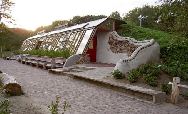 What are Earthships and how can they help with bushfire rebuilding?