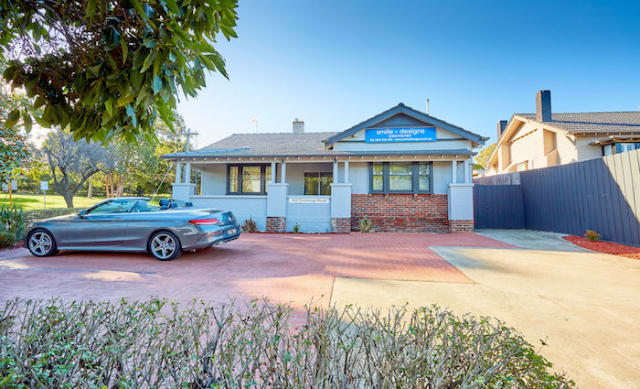 Hawthorn East dental clinic set for auction