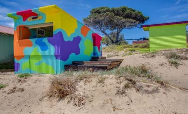 Mornington bathing box listed for sale after $150,000 top weekend bid