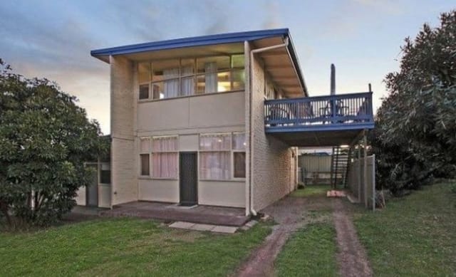 Noarlunga, SA mortgagee unit listed for less than 2012 price