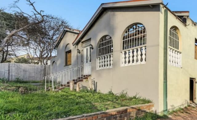 Roofless North Parramatta house sells at $785,000