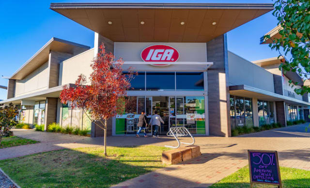 Byford Lakeside Plaza in Perth hits the market 