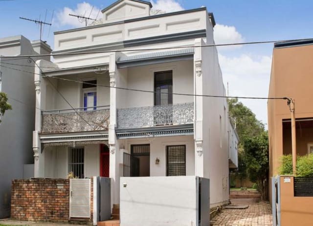 Wallaby Nick Phipps buys in Queens Park with Macquarie banker partner