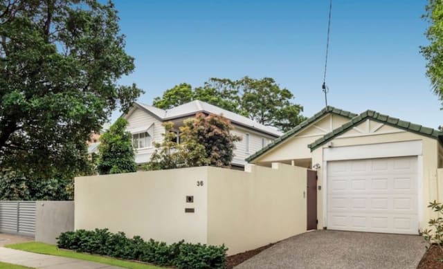 Swimmer Emily Seebohm sells Hendra investment