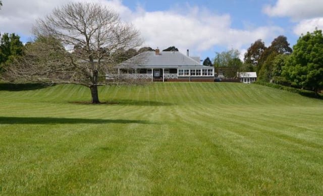 Sam Armytage sells Burrawang retreat