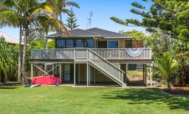 Golden girl Suzie O'Neill basks in Cabarita Beach sale