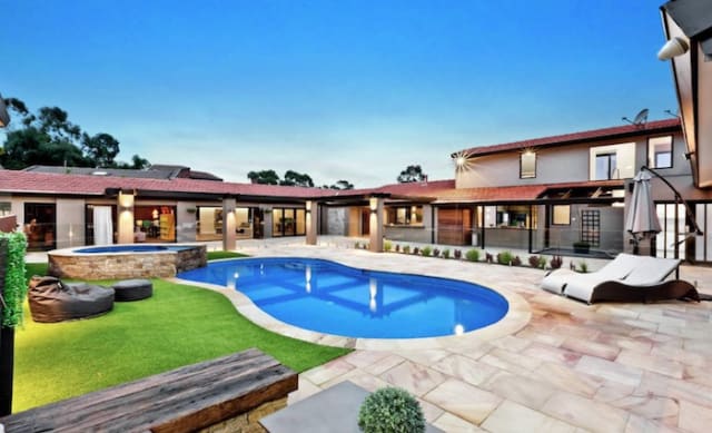 Socceroo Tim Cahill lists Melbourne home