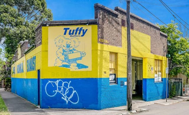 Warehouse in Sydney's inner-west snapped up at auction