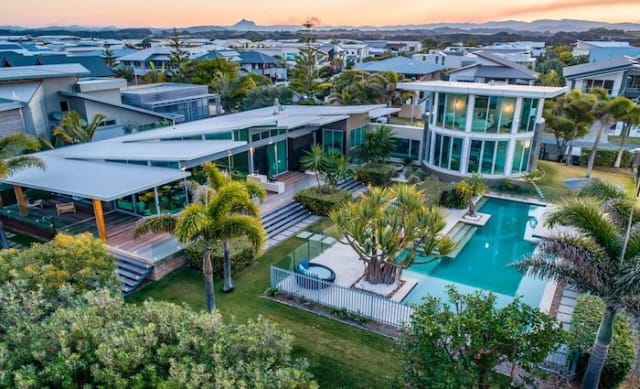 North Point Residence at Kingscliff withdrawn from sale