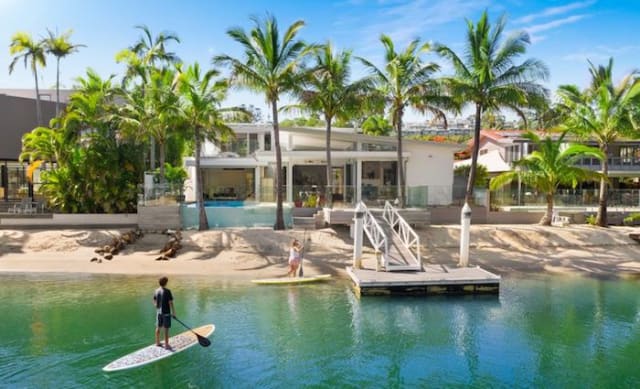 UBS head of equities Steve Boxall buys at Noosa Heads