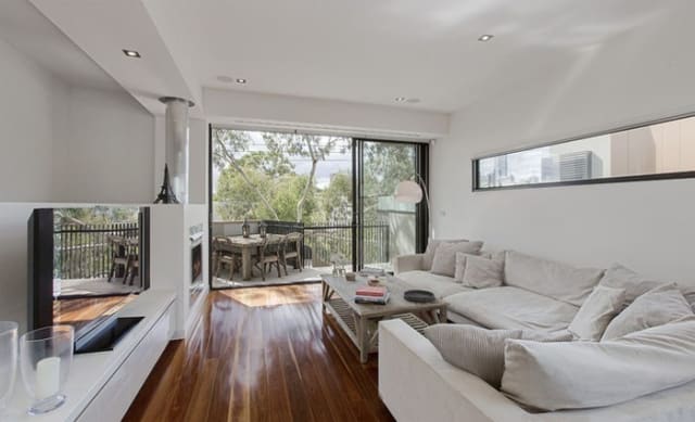 St Kilda champion Nick Riewoldt lists leafy contemporary South Melbourne home