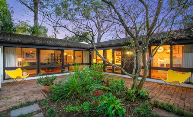 Rare 1960s Pettit + Sevitt display village home in St Ives sells