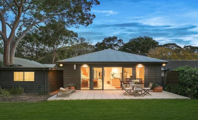 Toni Collette's Pearl Beach family home fails to show any price growth