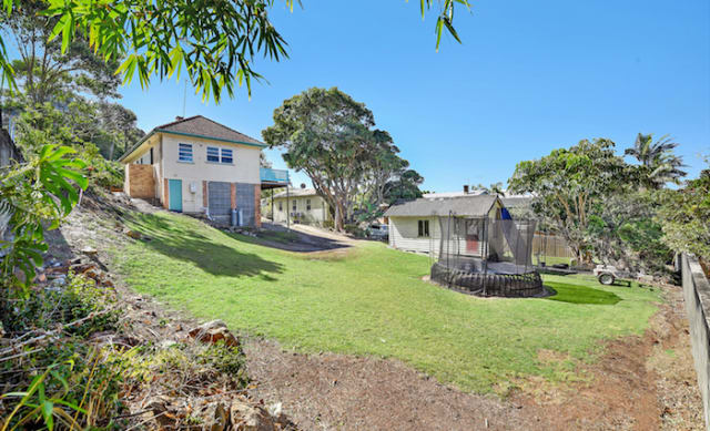 Rare 1950s Tugun beach house set for auction