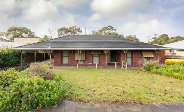 Mortgagee Warragul home going to auction 
