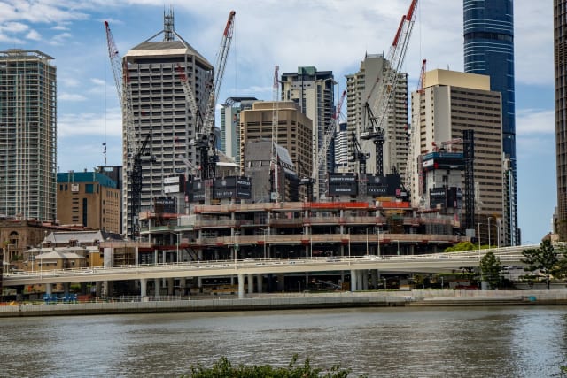 Brisbane sees biggest crane jump since 2014