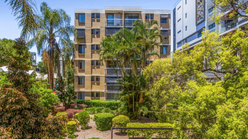 Oversupply sees Brisbane unit sellers take a haircut