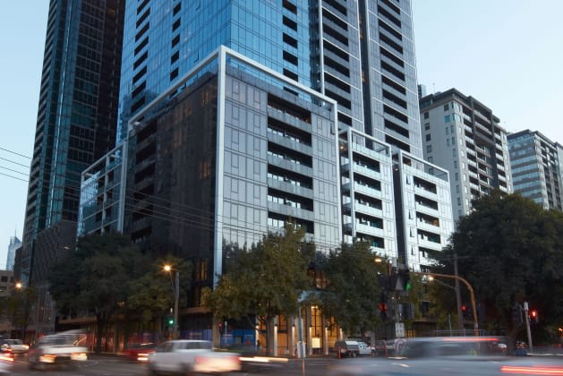 Enjoy the tranquil and vibrant beach lifestyle in the heart of Broadbeach