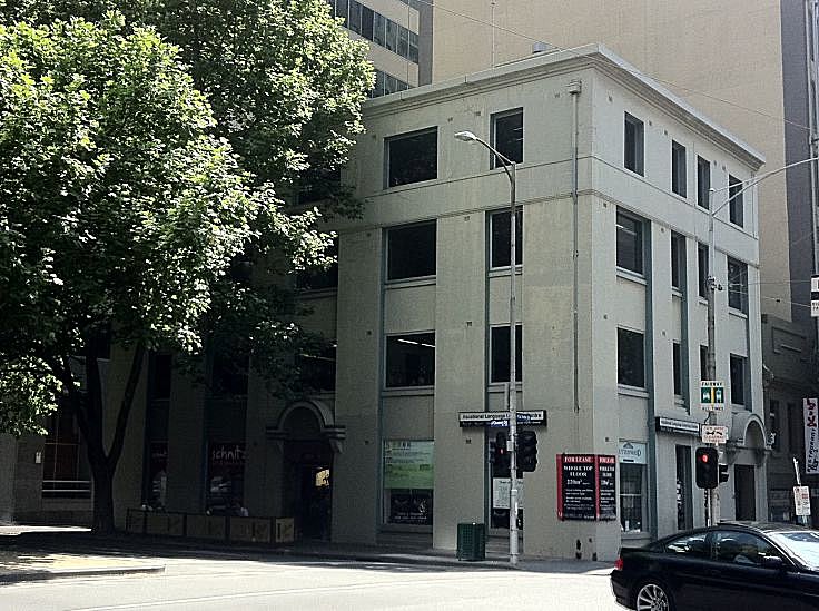 The super-skinny 338 Queen Street 