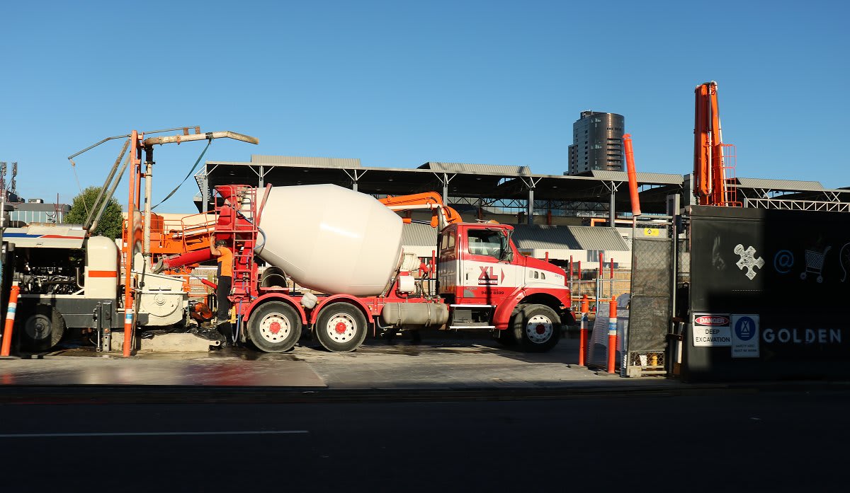 Golden Age leads a flurry of Box Hill activity