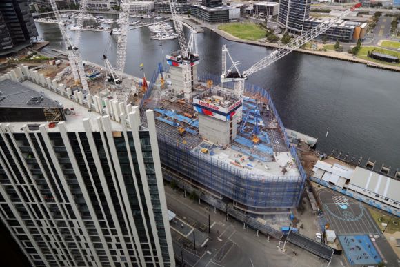 The newest builds within Lend Lease's Victoria Harbour. Image courtesy Oh Yes Melbourne Pulse of the construction industry: Melbourne tower crane count March 2016