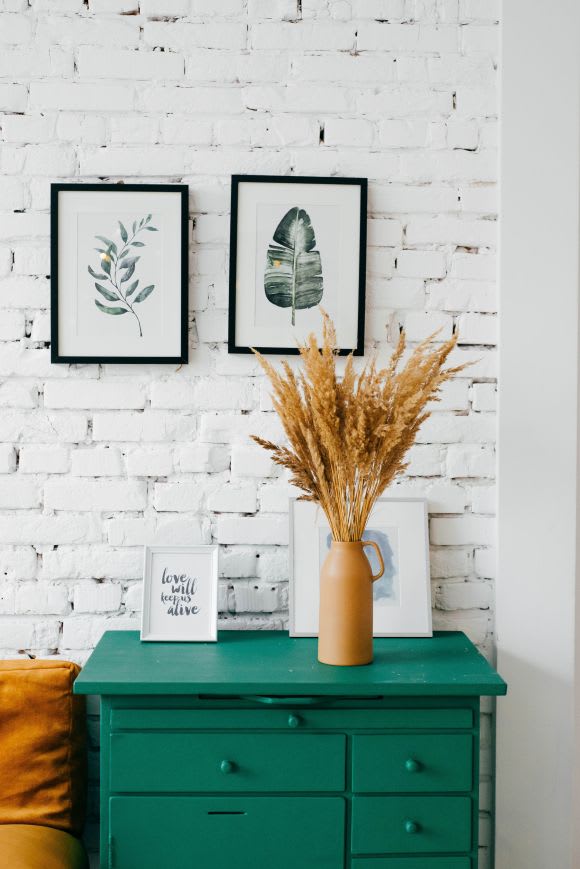 How to photograph your apartment for Airbnb (9 simple tips)