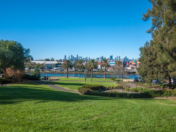 View of Melbourne City from Footscray Footscray, Victoria, 3011: The complete suburb guide for buyers
