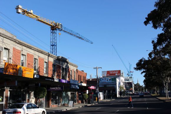 Henry Windsor to the fore with Icon beyond Setting the Pace at St Kilda Junction