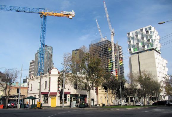 Queensberry Street with 81 Cardigan, Eminence and Upper House in view The Eminence joins the queue on Queensberry