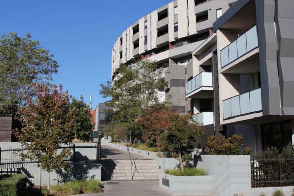 Anstey Square proves something for the eye, within its site boundary of course. The Anstey precinct failing at a basic level