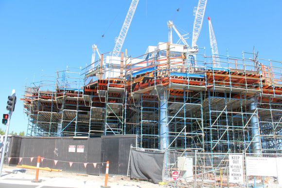 Chadstone stands as a highly visible project under construction A new record: Urban Melbourne's October 2015 crane count