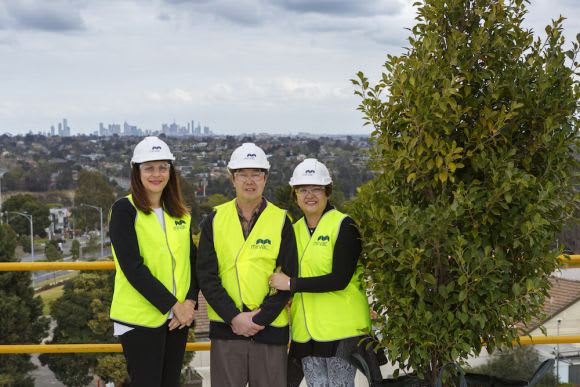 Anne Jolic (Mirvac Development Director Residential Victoria) with Eve and Lee Mock (Phoenix purchasers) A Phoenix rises at Mirvac's Tullamore