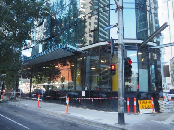 Shadow Play - 105 Clarendon Street, Southbank - image: UM user redden A snapshot of Melbourne's construction - March 2018