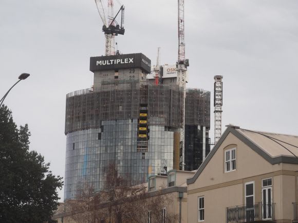 Latest construction update, twin cores. Image by Redden of Skyscrapercity.com MELBOURNE SQUARE construction update