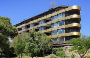 Inner-city development at one with nature