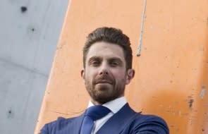 Jonathan Hallinan selling Shadow Play hotel component