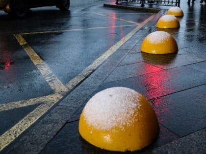 На дорогах Омска появятся платные парковочные места