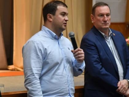 Виталий Хоценко  выслушал обращения и предложения  нижнеомцев по улучшению жизни в районе