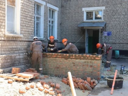 Омская область продолжает восстанавливать подшефный Стаханов