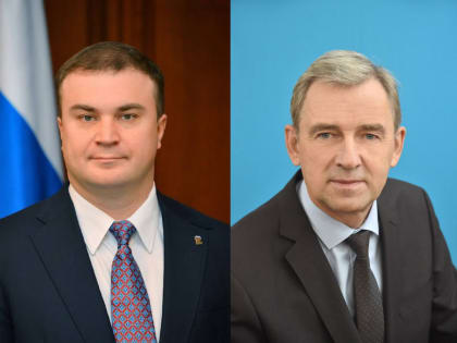 Виталий Хоценко и Александр Артёмов поздравили старшее поколение омичей