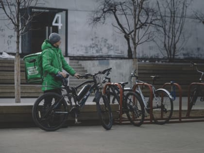 В Омской области за год выросло число вакансий с ежедневными выплатами