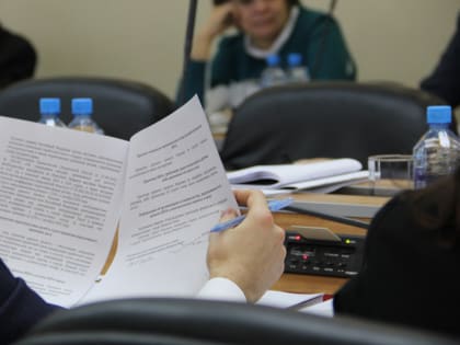 Из резервного фонда омского правительства ушло почти 6 млн рублей. Объясняем, на что